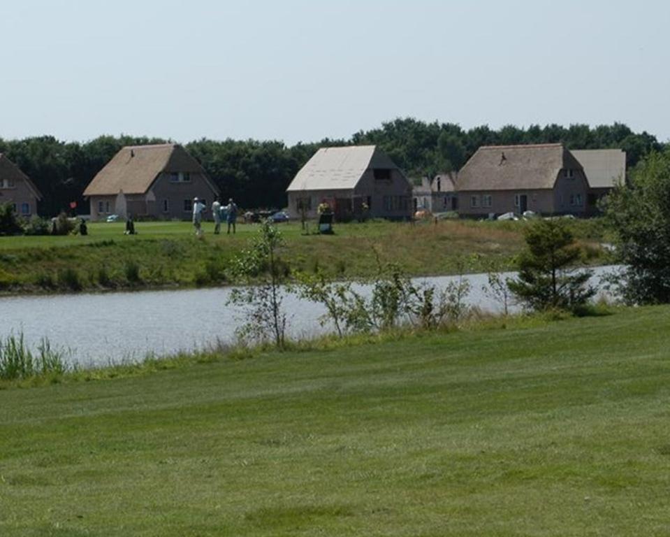 Villa Martensplek Met Sauna Tiendeveen Luaran gambar
